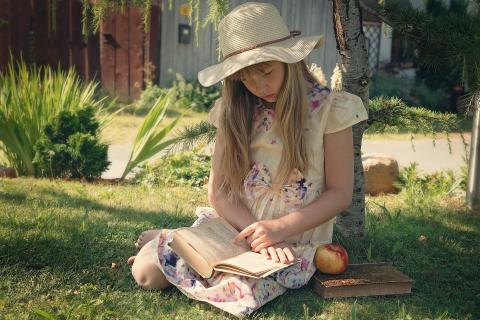 girl reading